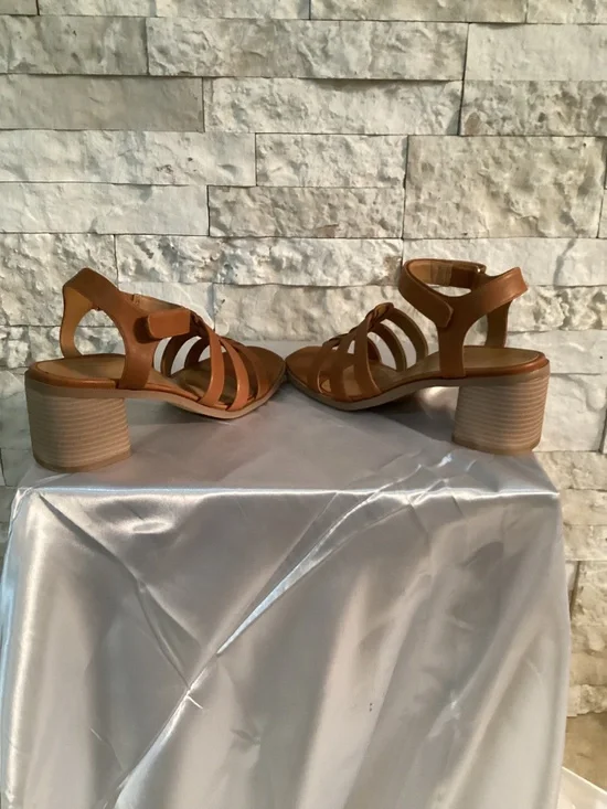 Vionic Maisy Dress Sandal (New) - Picture 7 of 9